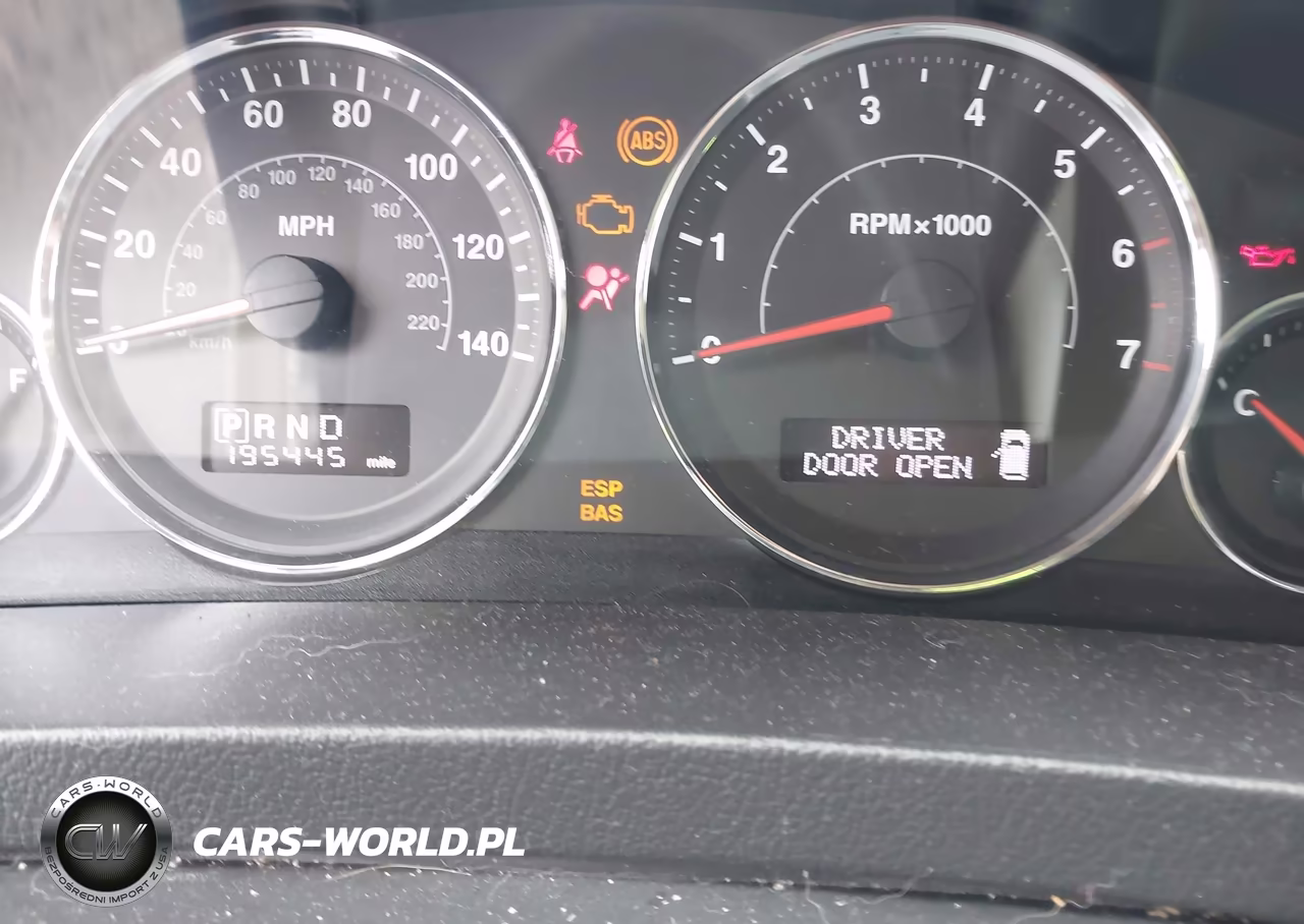 2010 Jeep Grand Cherokee Laredo VIN:1J4PS4GK9AC146981 - 7