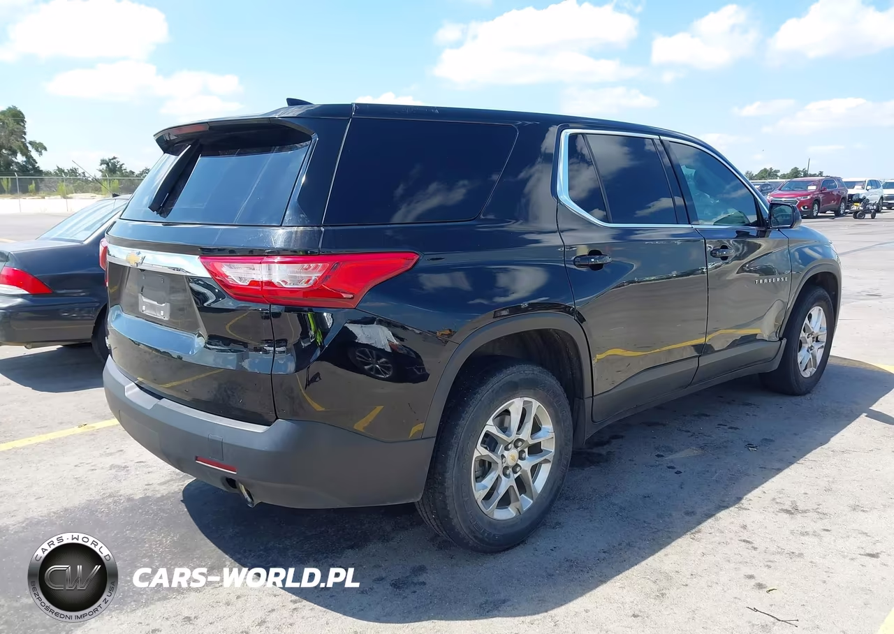 2019 Chevrolet Traverse Ls VIN:1GNERFKW3KJ307974 - 4