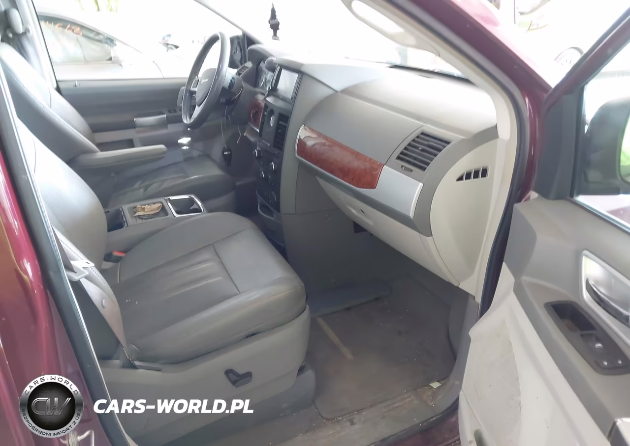 2008 Chrysler Town & Country Touring VIN:2A8HR54P18R681020 - 5