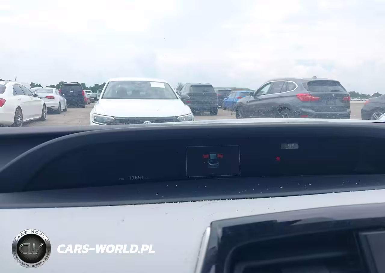 2022 Toyota Prius Xle VIN:2HGFB2F47DH027306 - 7