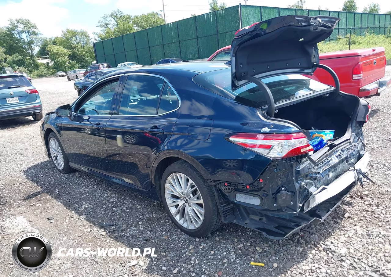 2019 Toyota Camry Xle VIN:4T1B11HK4KU298867 - 3