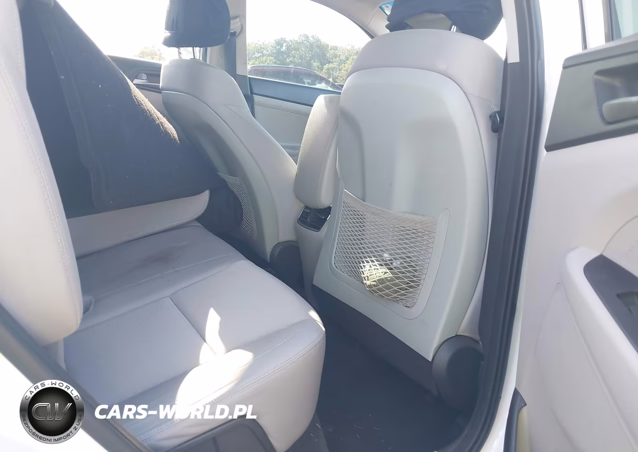 2018 Hyundai Tucson Value VIN:KM8J33A24JU705810 - 8