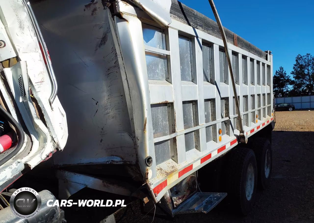 2000 Sterling Truck L8513 8513 VIN:2FWWMJBA7YAF49191 - 7