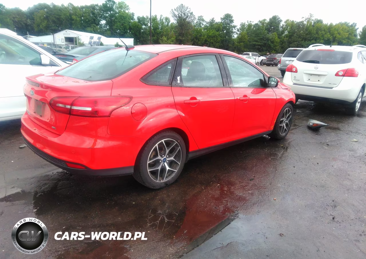 2017 Ford Focus Sel VIN:1FADP3H20HL282581 - 4