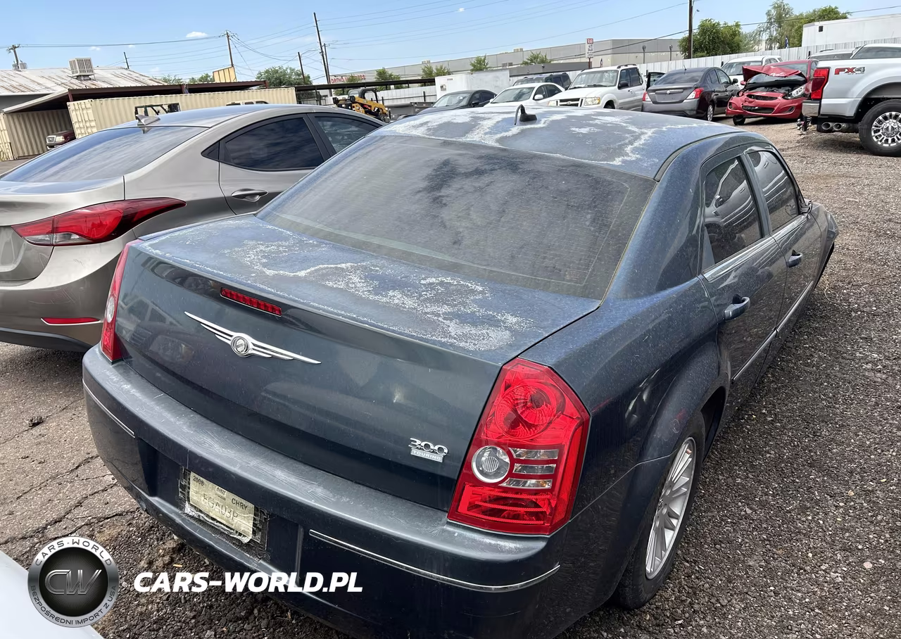 2008 Chrysler 300 Touring VIN:2C3KA53G68H22813 - 4