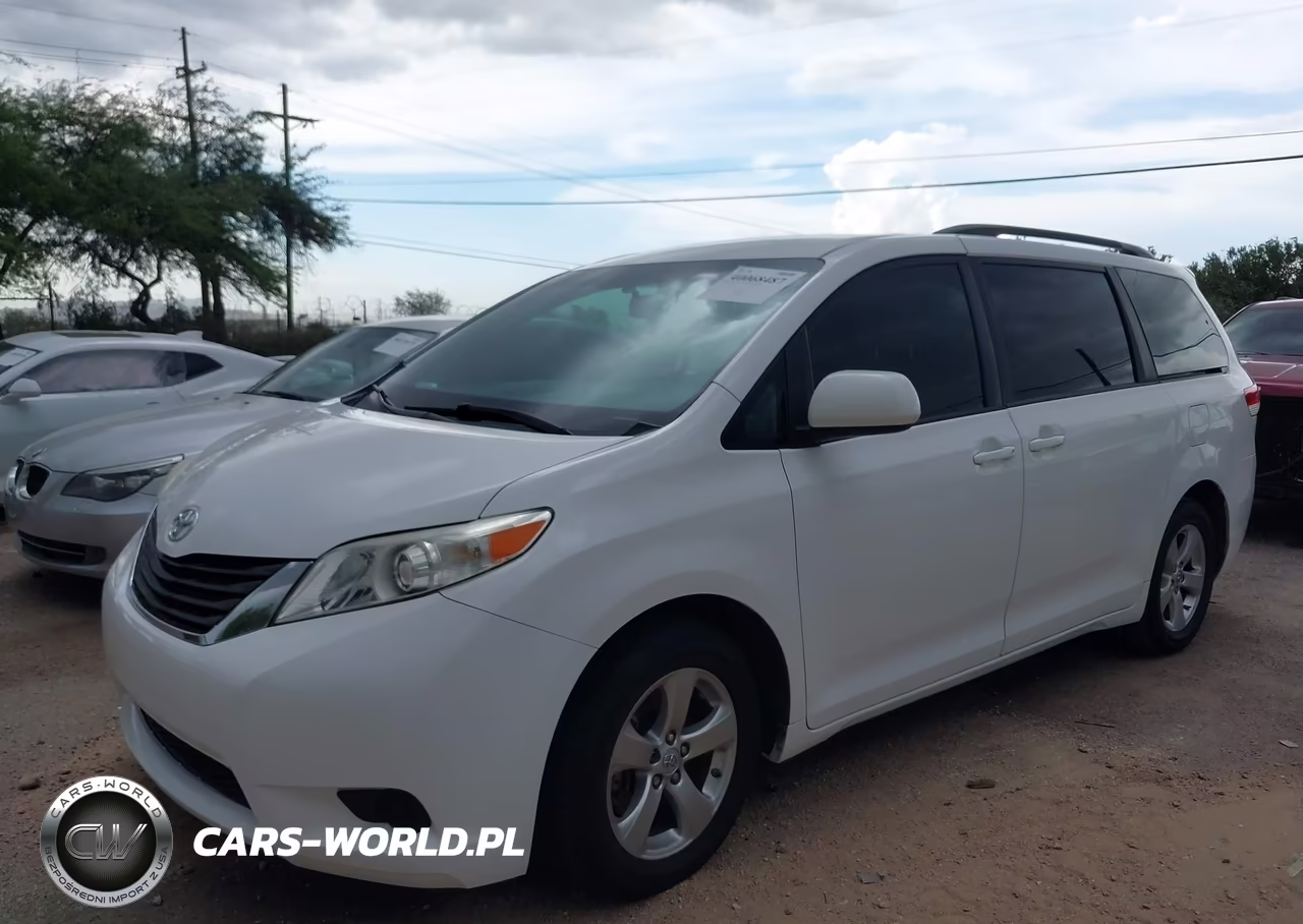 2014 Toyota Sienna Le V6 8 Passenger VIN:5TDKK3DC8ES485923 - 2