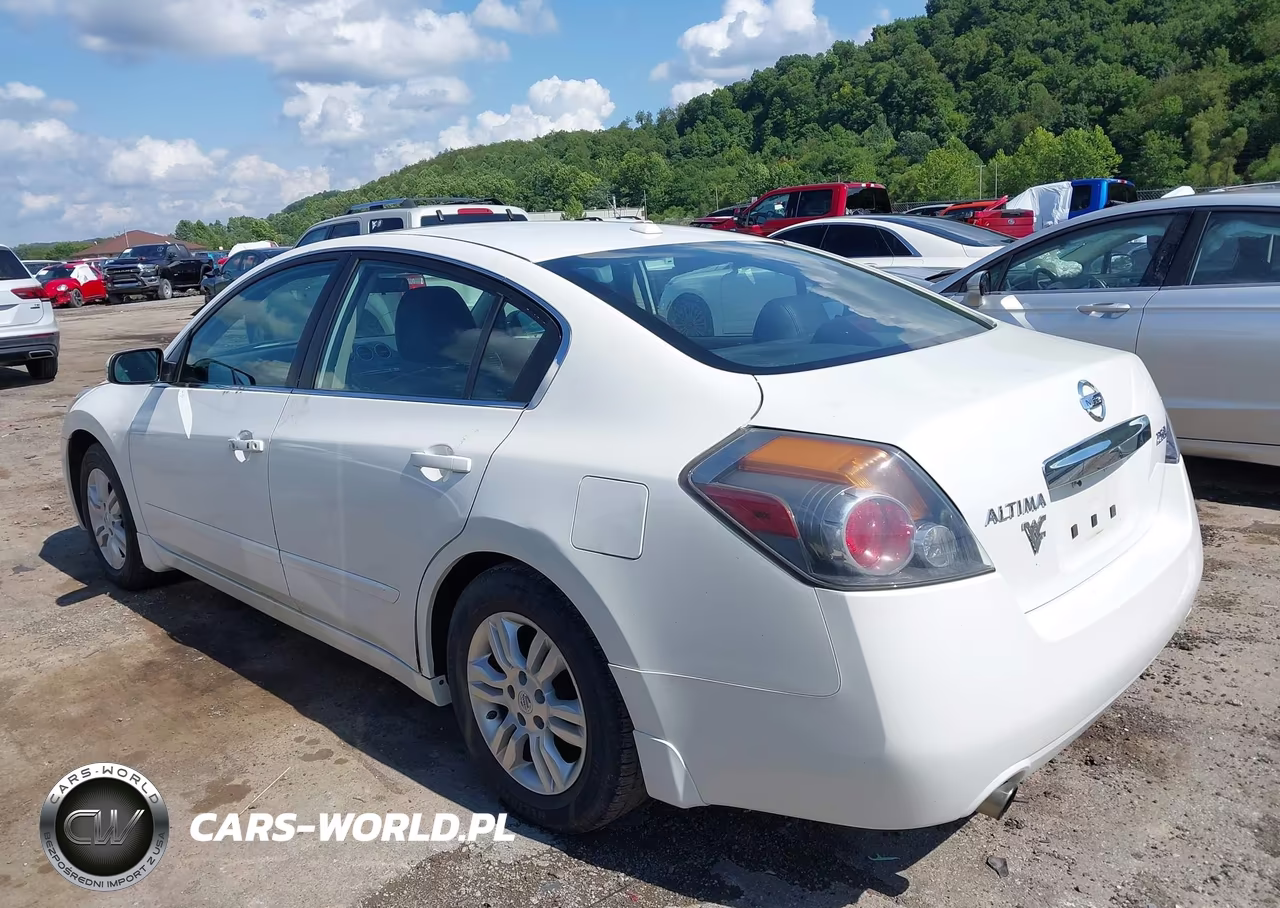 2011 Nissan Altima 2.5 S VIN:1N4AL2AP6BN418917 - 3