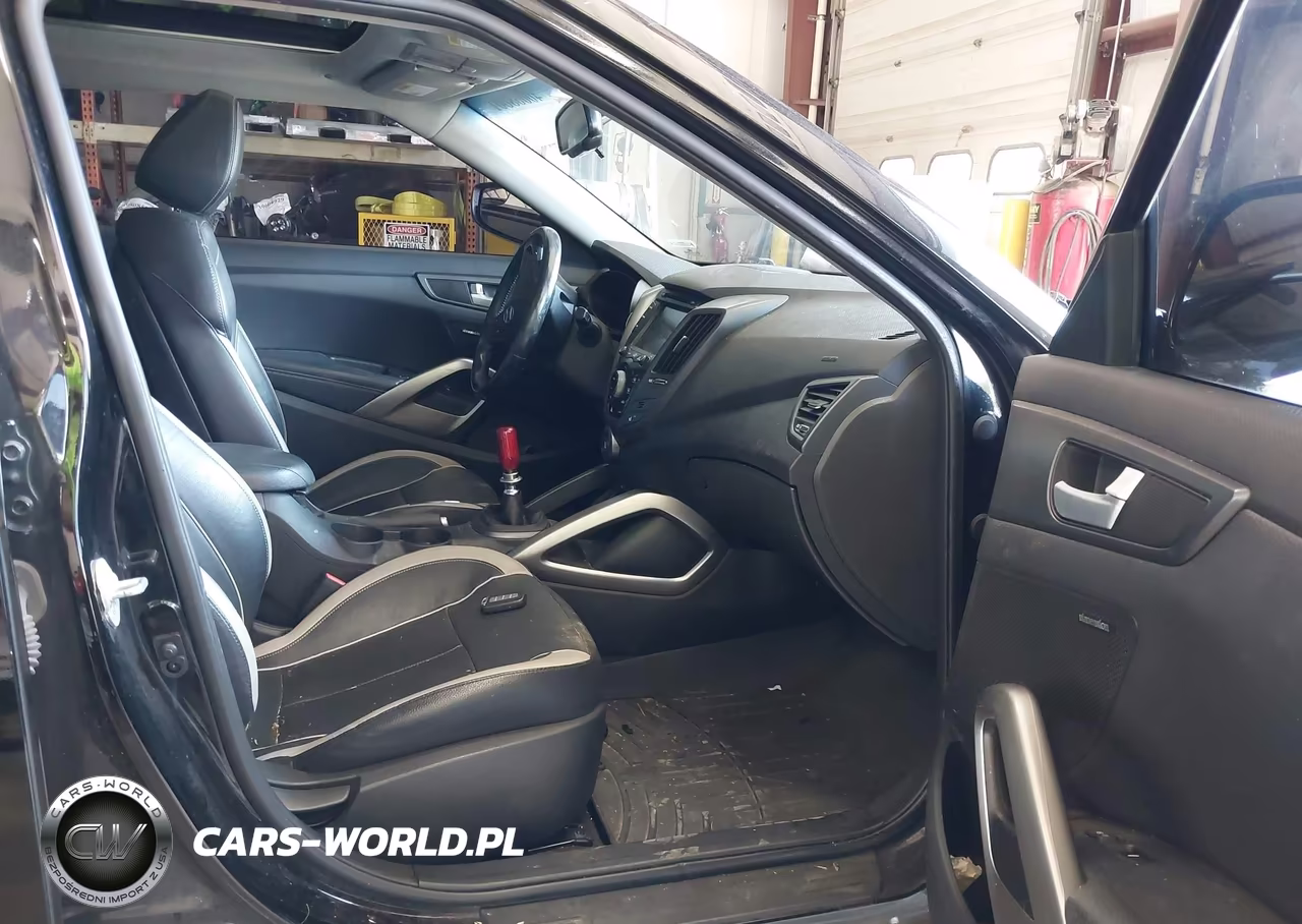 2014 Hyundai Veloster Turbo W-Black VIN:KMHTC6AEXEU207363 - 5