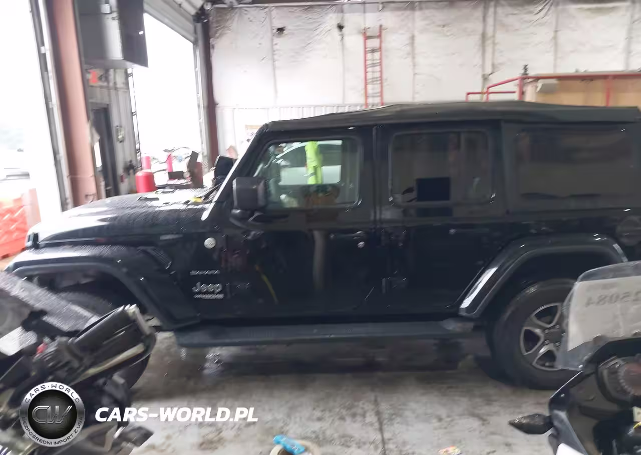 2019 Jeep Wrangler Unlimited Sahara 4X4 VIN:1C4HJXEG5KW528406 - 14