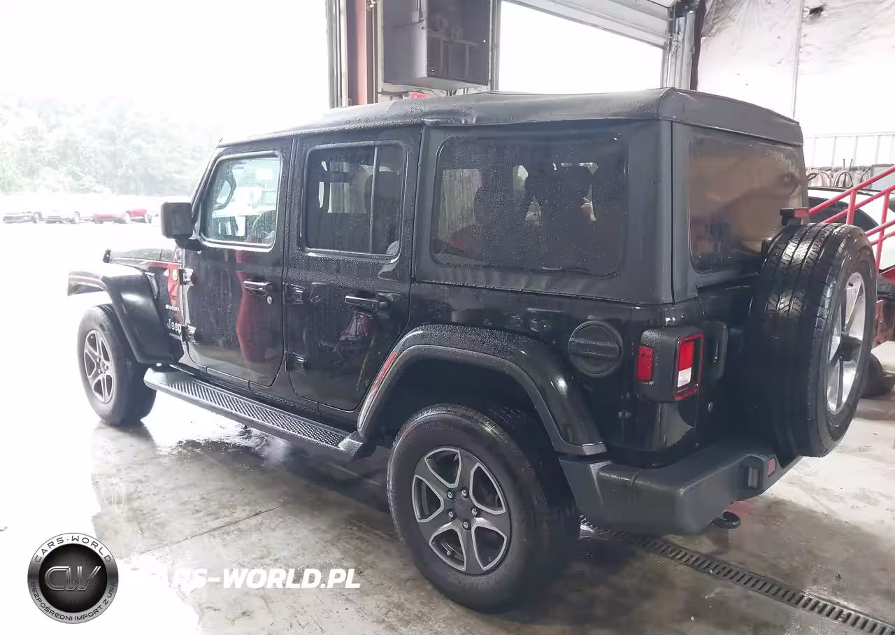 2019 Jeep Wrangler Unlimited Sahara 4X4 VIN:1C4HJXEG5KW528406 - 3