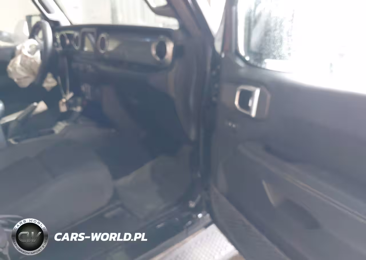 2019 Jeep Wrangler Unlimited Sahara 4X4 VIN:1C4HJXEG5KW528406 - 5
