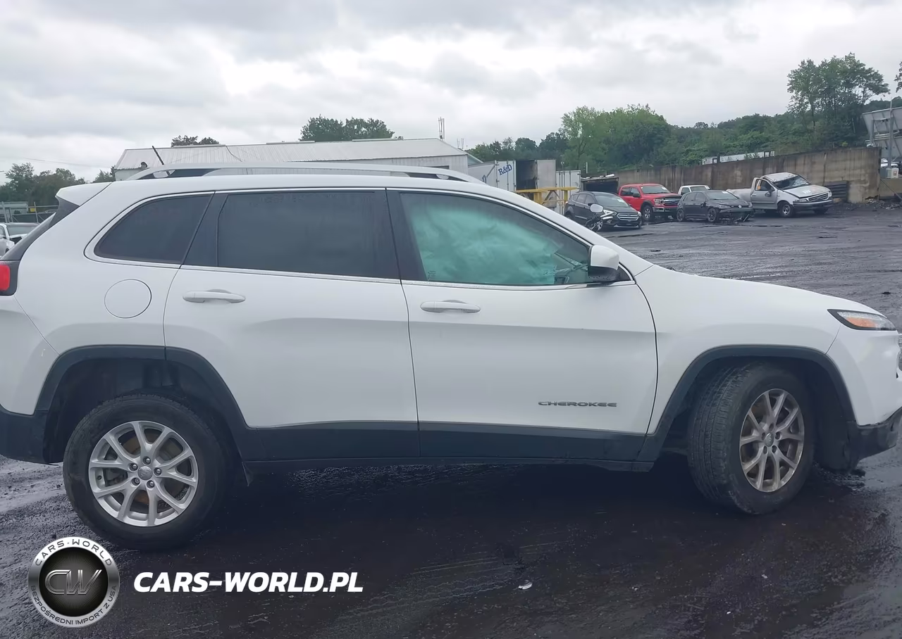 2017 Jeep Cherokee Latitude 4X4 VIN:1C4PJMCB3HW546963 - 13