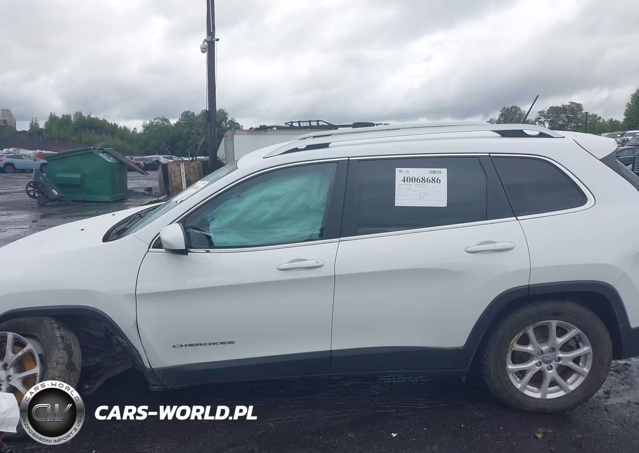 2017 Jeep Cherokee Latitude 4X4 VIN:1C4PJMCB3HW546963 - 14