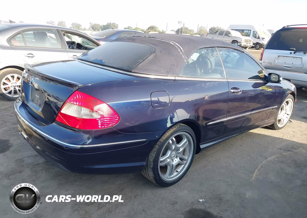 2009 Mercedes-Benz Clk 550 VIN:WDBTK72F99T102148 - 4