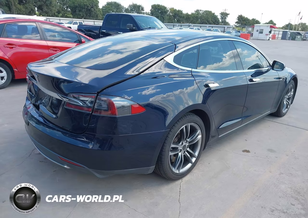 2013 Tesla Model S VIN:5YJSA1AG8DFP08267 - 4