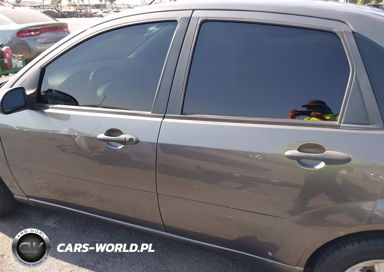 2007 Ford Focus S-Se-Ses VIN:1FAHP34NX7W297765 - 15
