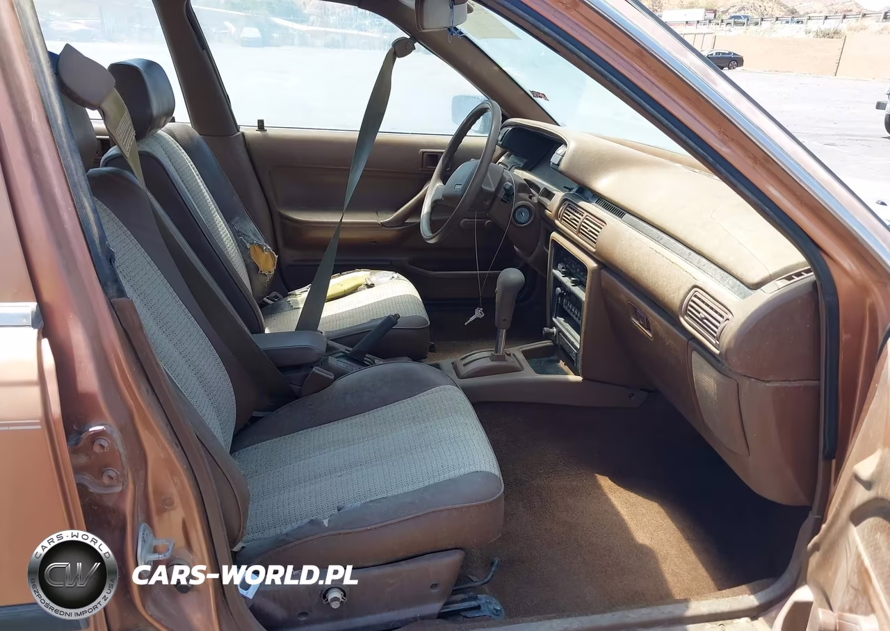 1989 Toyota Camry VIN:JT2SV24E0K3362142 - 5