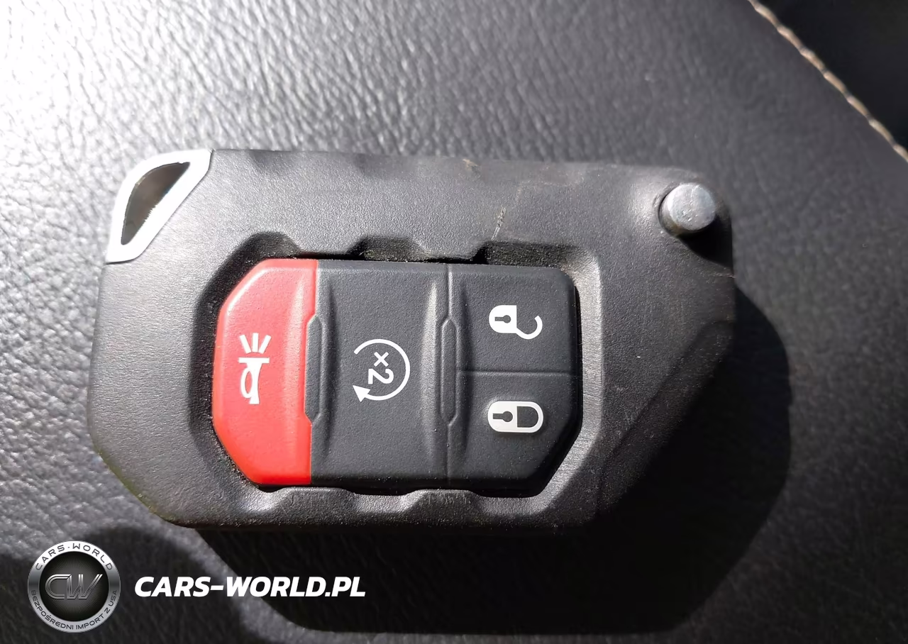 2019 Jeep Wrangler Unlimited Sahara 4X4 VIN:1C4HJXEN3KW543050 - 11