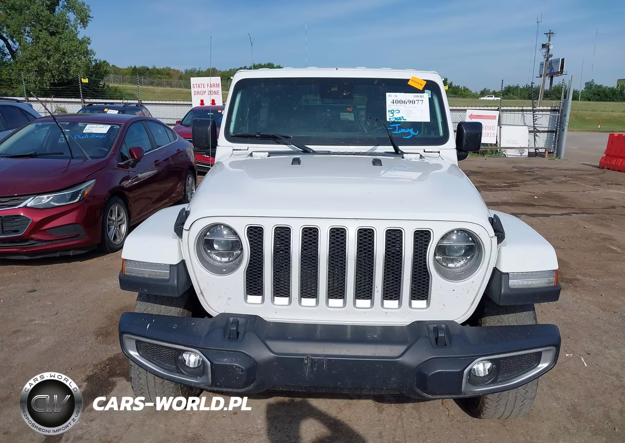 2019 Jeep Wrangler Unlimited Sahara 4X4 VIN:1C4HJXEN3KW543050 - 13