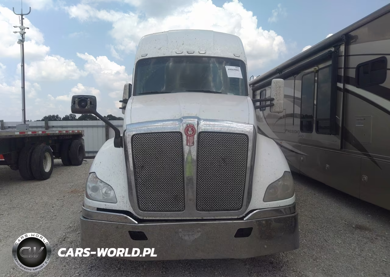 2017 Kenworth T680 VIN:1XKYDP9X3HJ127304 - 11
