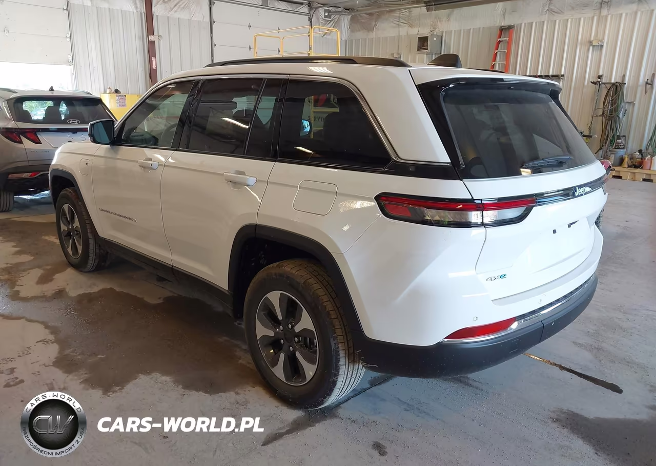 2024 Jeep Grand Cherokee 4Xe VIN:1C4RJYB60RC206760 - 3