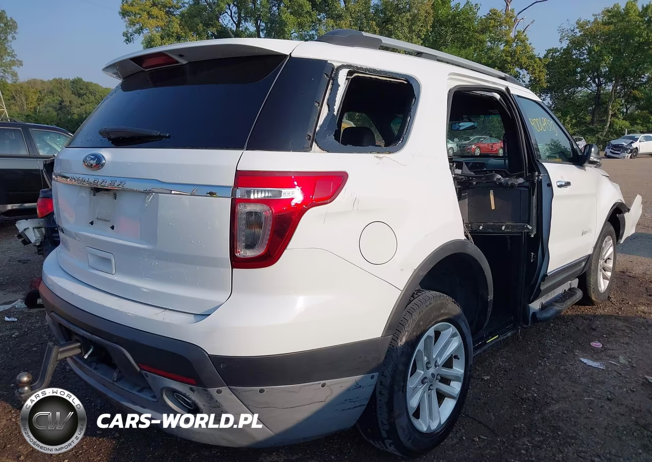 2015 Ford Explorer Xlt VIN:1FM5K7D83FGC41992 - 4