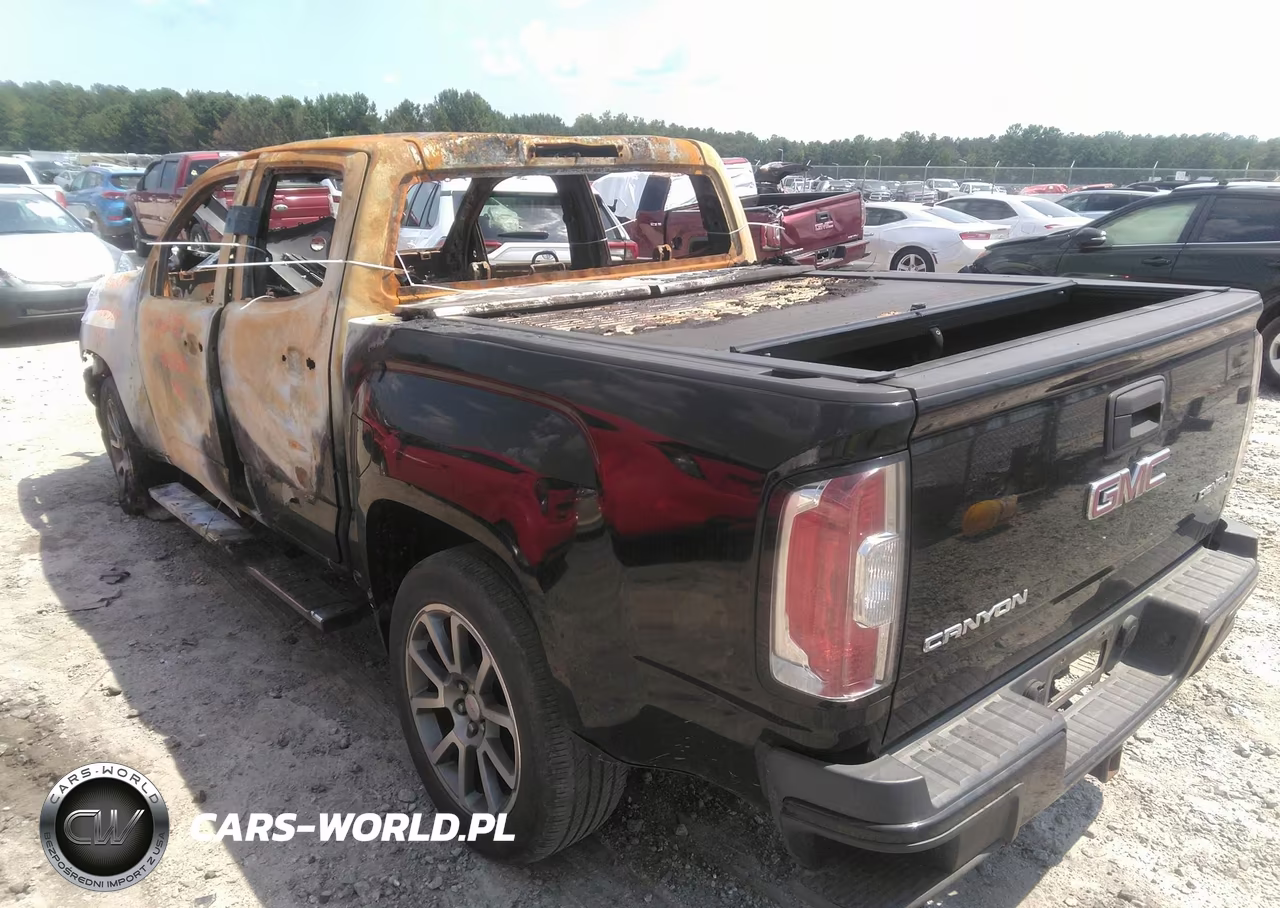 2018 GMC Canyon Denali VIN:1GTP6EE16J1192063 - 3