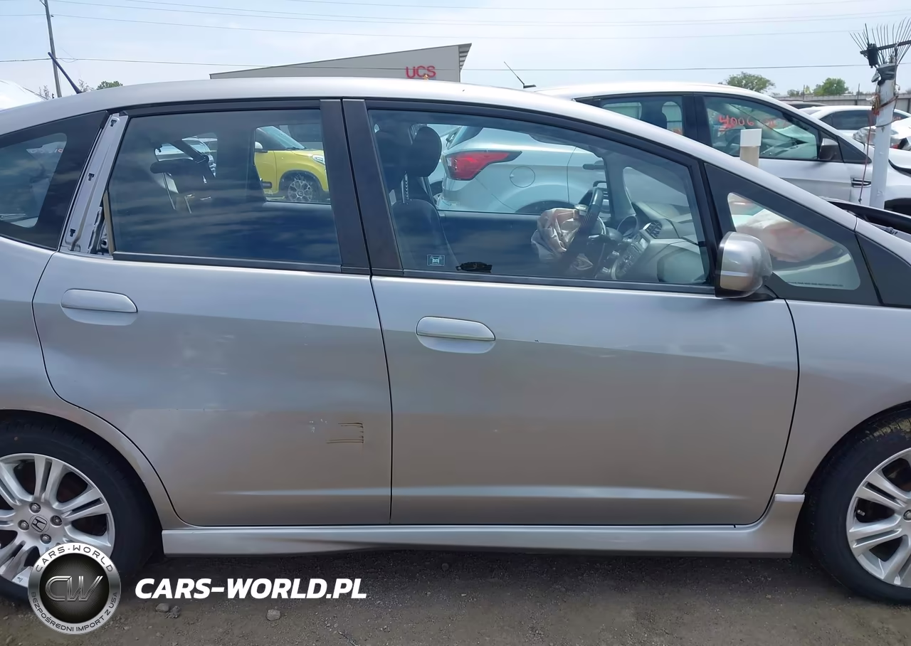 2010 Honda Fit Sport VIN:JHMGE8H4XAC028635 - 14