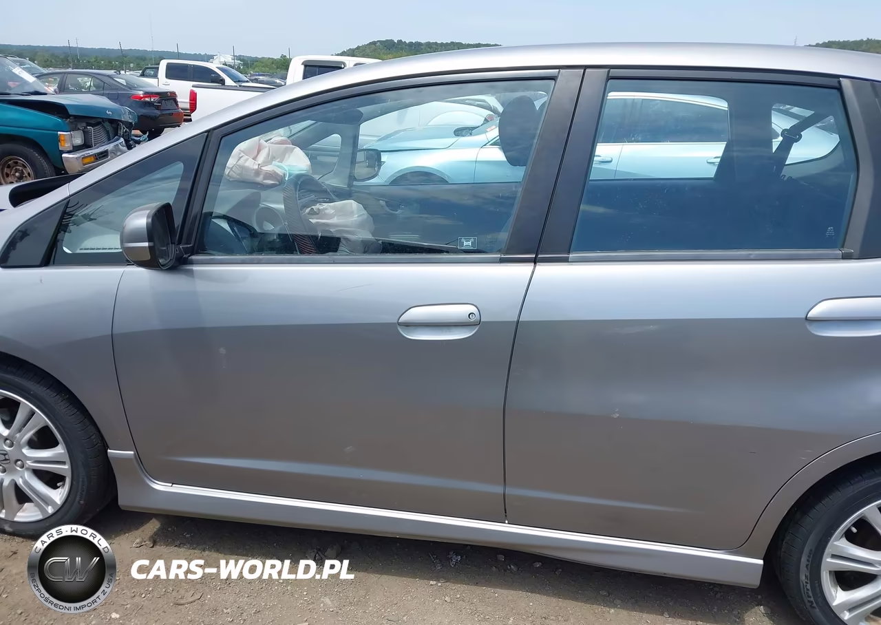 2010 Honda Fit Sport VIN:JHMGE8H4XAC028635 - 15