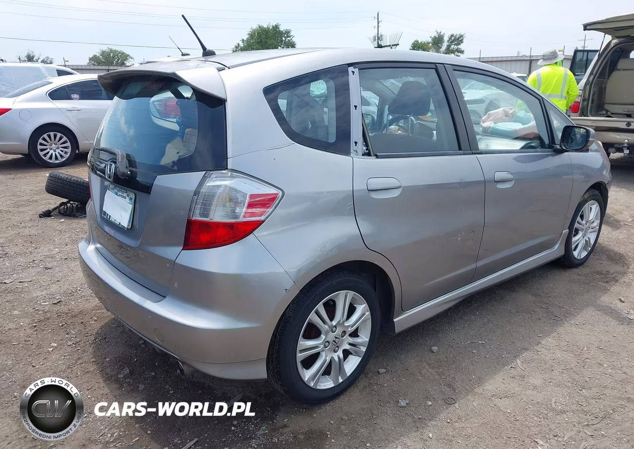 2010 Honda Fit Sport VIN:JHMGE8H4XAC028635 - 4