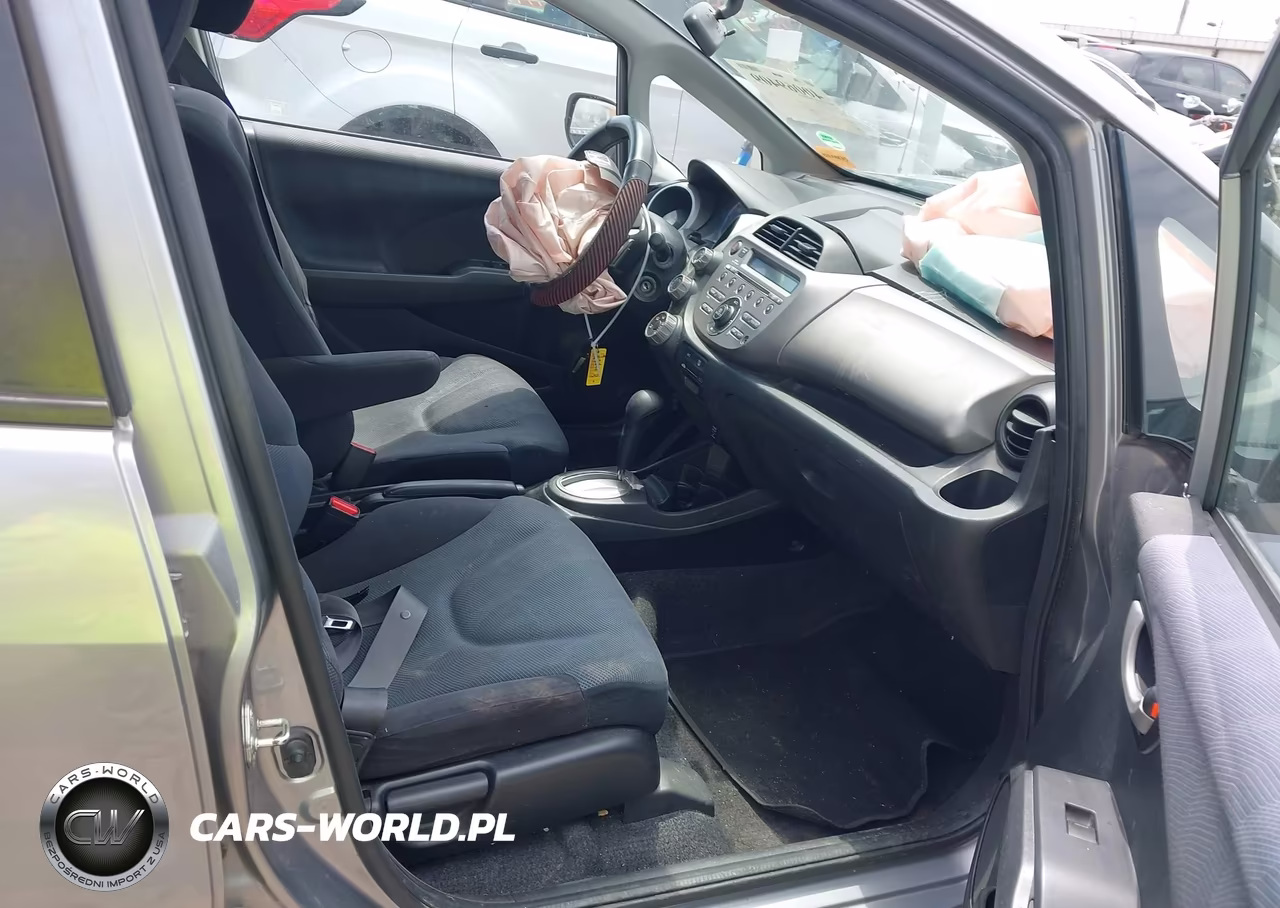 2010 Honda Fit Sport VIN:JHMGE8H4XAC028635 - 5
