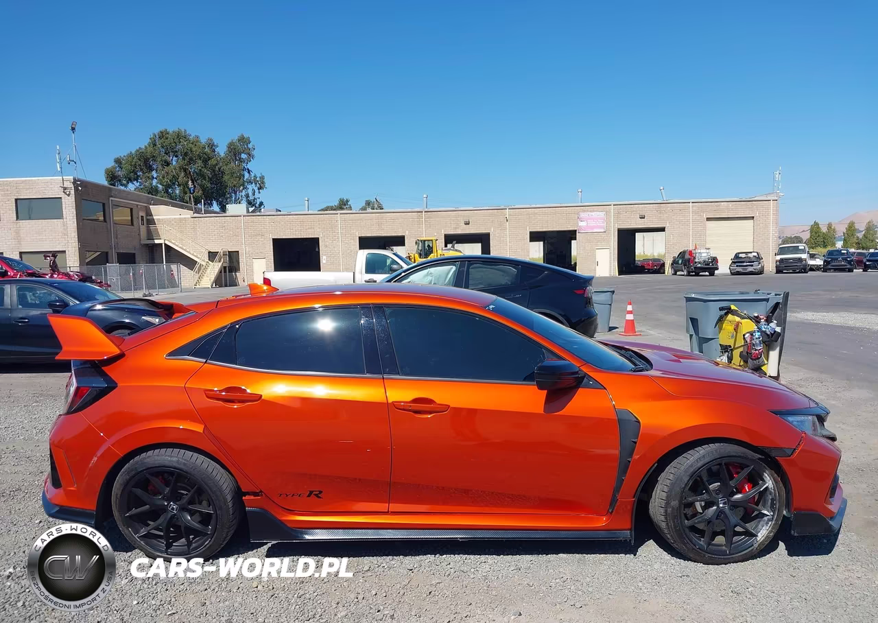 2018 Honda Civic Type R Touring VIN:SHHFK8G75JU204588 - 13