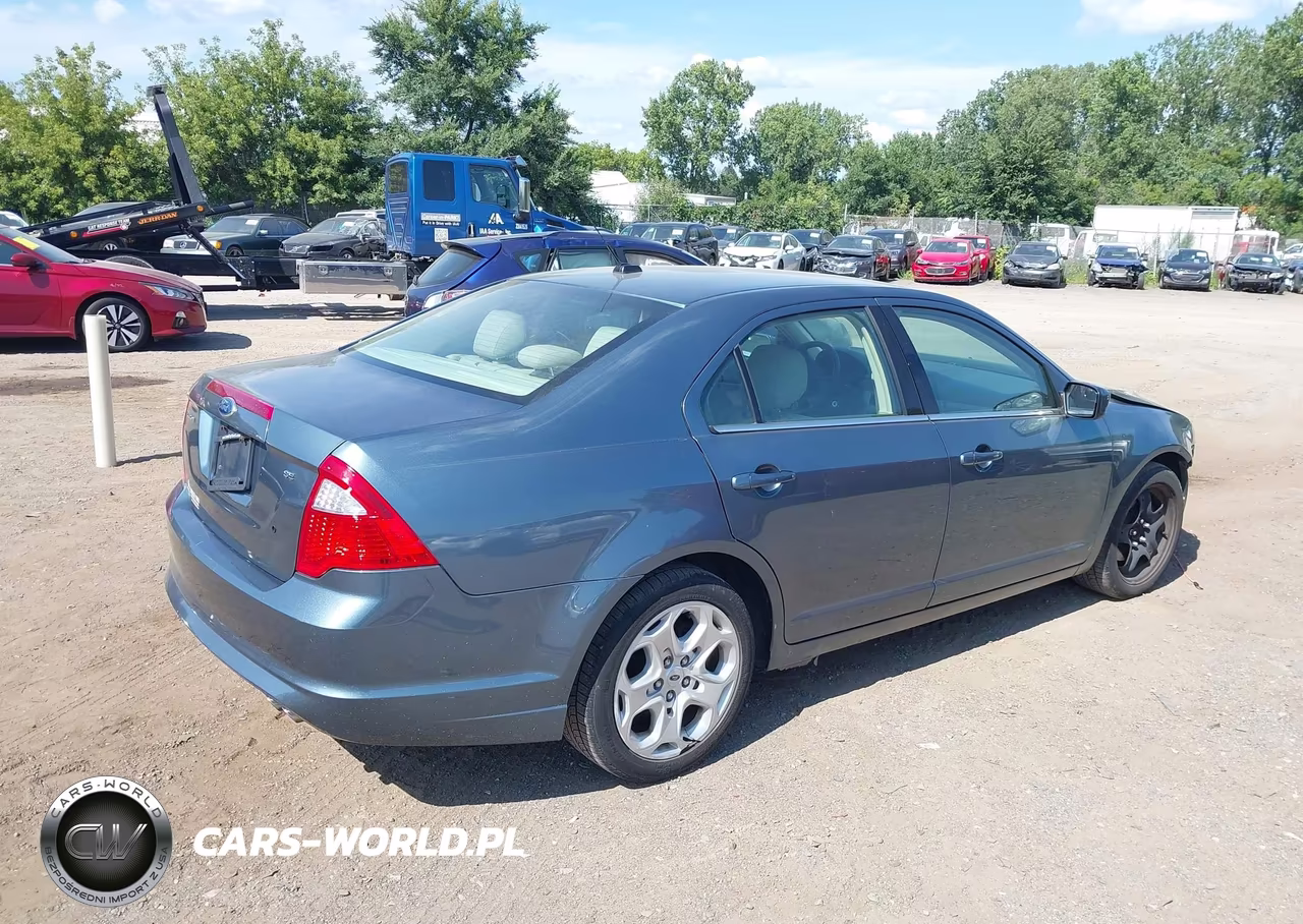 2011 Ford Fusion Se VIN:3FAHP0HA0BR184599 - 4