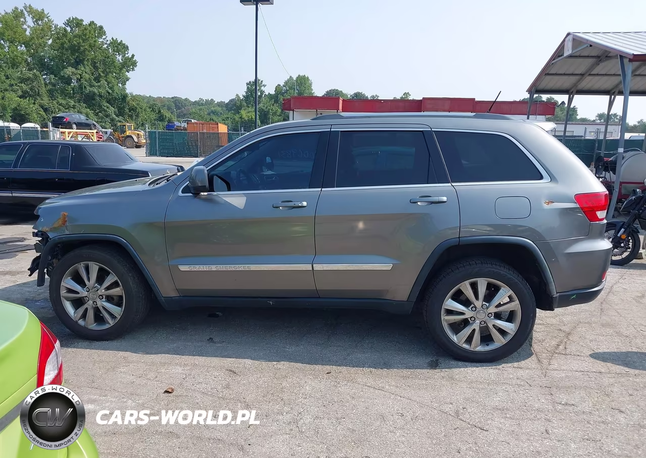 2013 Jeep Grand Cherokee Laredo VIN:1C4RJFAG2DC586272 - 15