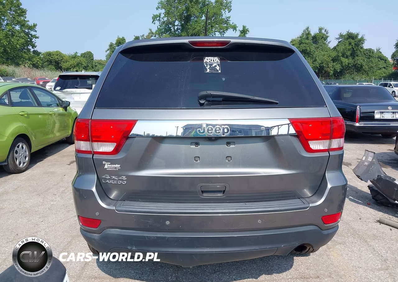 2013 Jeep Grand Cherokee Laredo VIN:1C4RJFAG2DC586272 - 17
