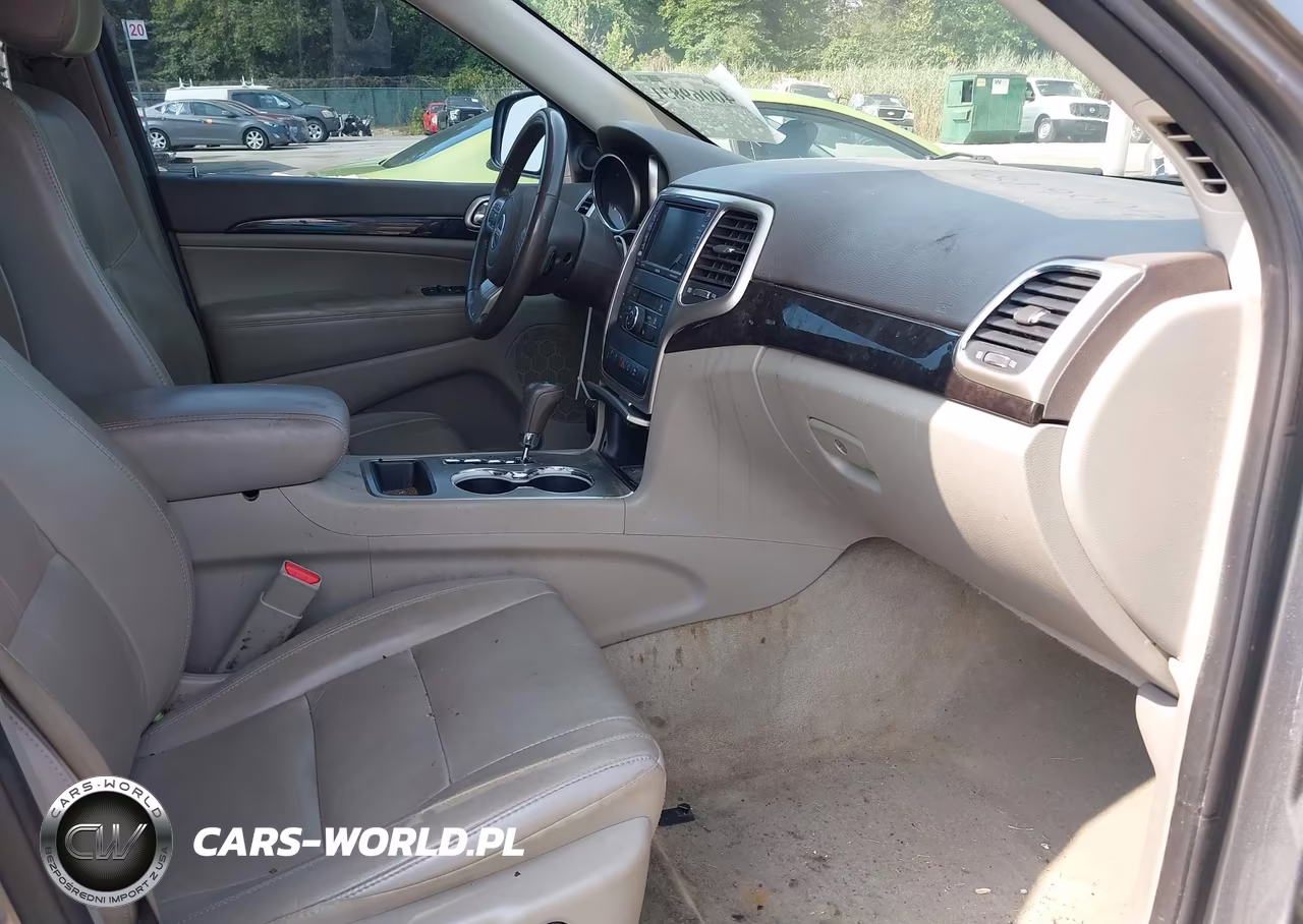 2013 Jeep Grand Cherokee Laredo VIN:1C4RJFAG2DC586272 - 5