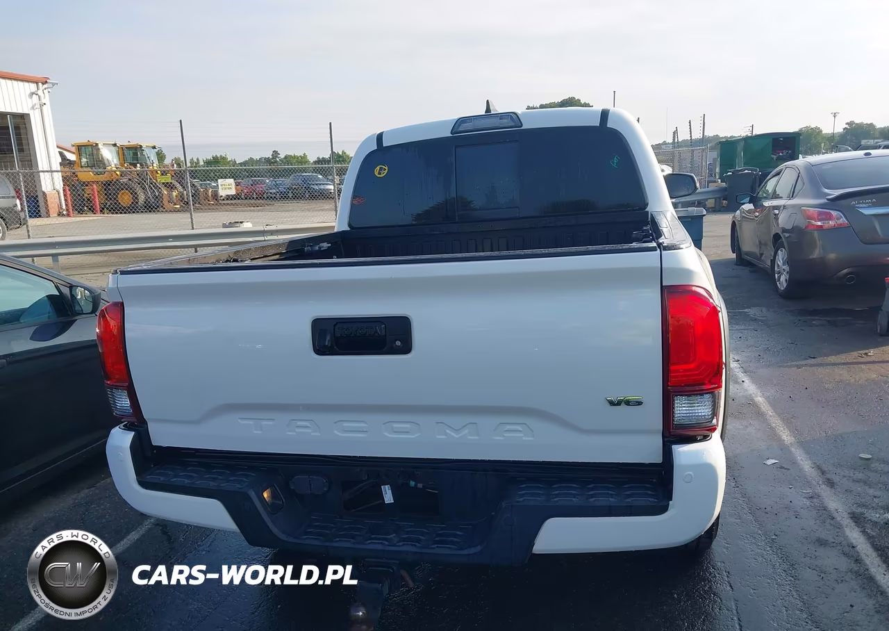 2018 Toyota Tacoma Trd Off Road VIN:3TMAZ5CN6JM058899 - 17