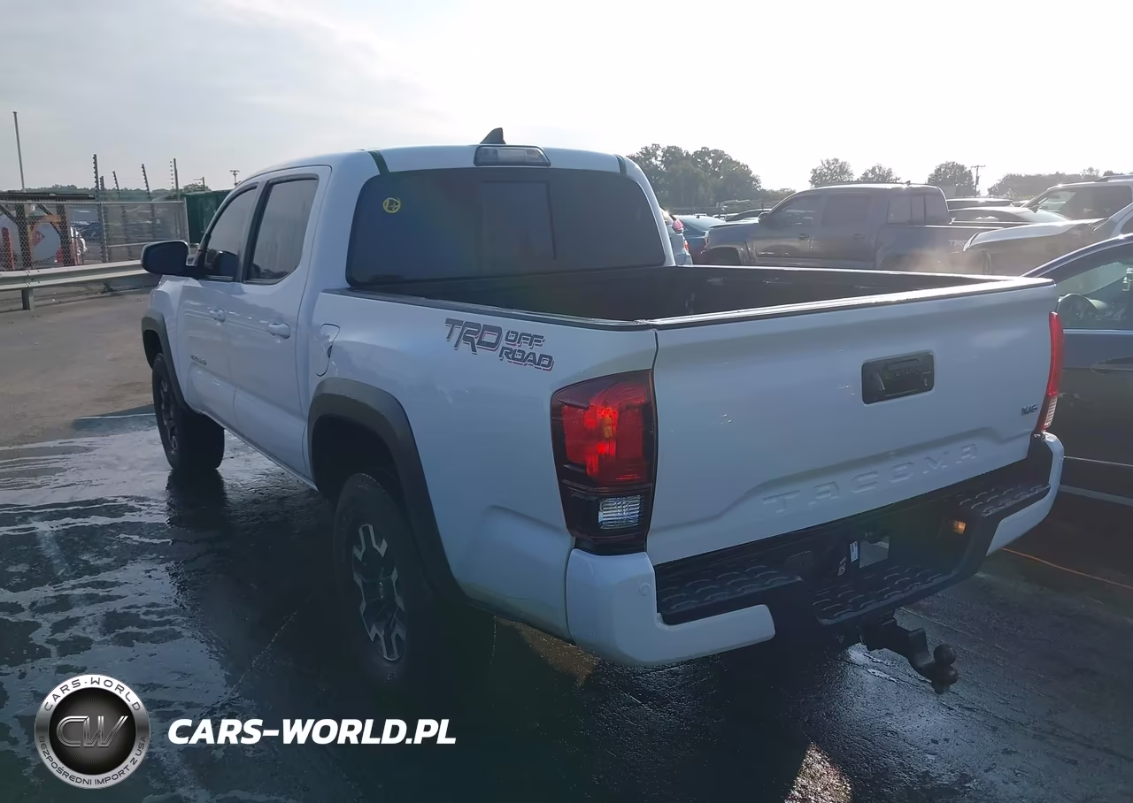 2018 Toyota Tacoma Trd Off Road VIN:3TMAZ5CN6JM058899 - 3
