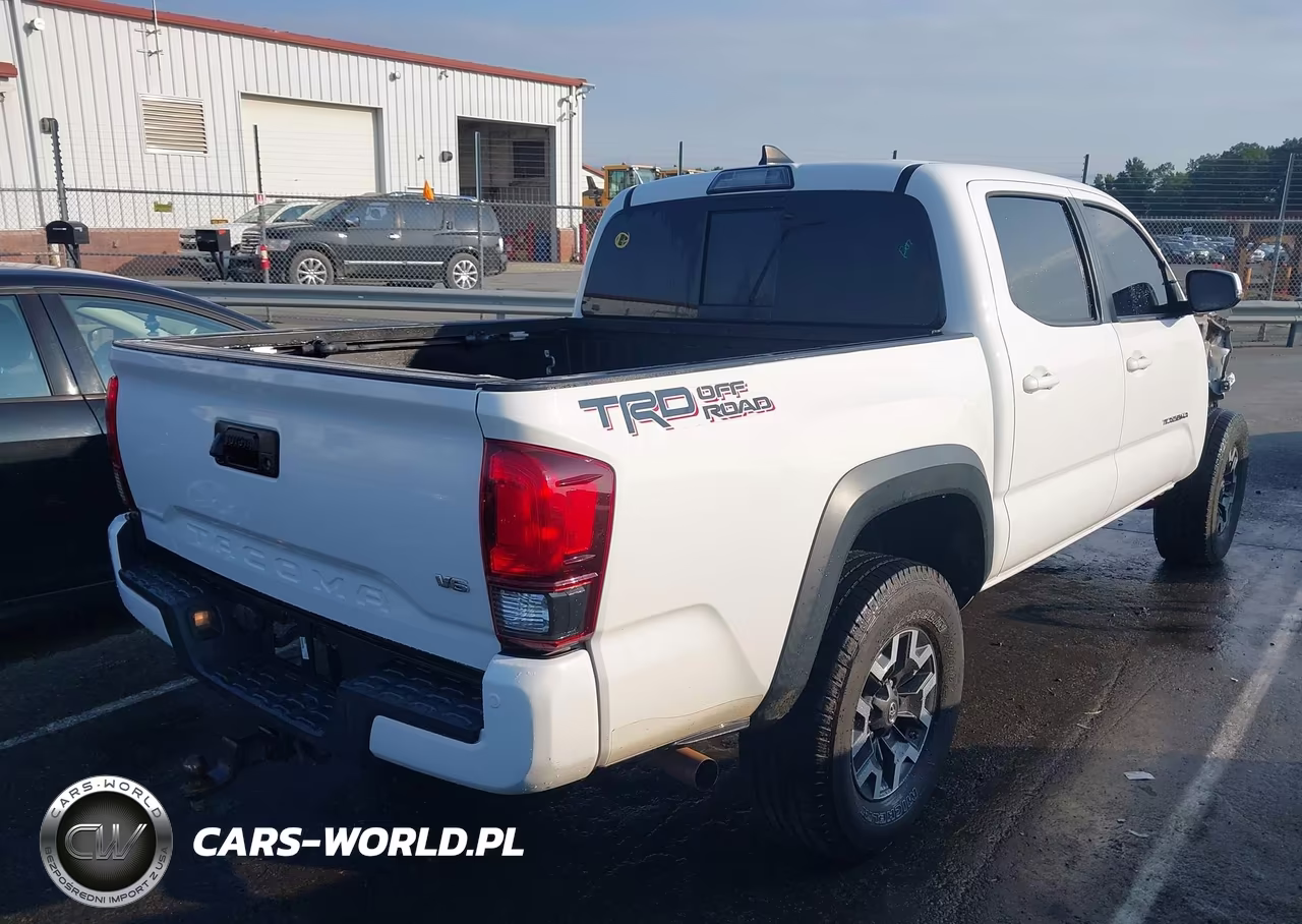 2018 Toyota Tacoma Trd Off Road VIN:3TMAZ5CN6JM058899 - 4
