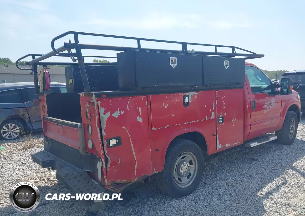 2015 Ford F-350 Chassis Xl VIN:1FDRF3E69FEA35602 - 4