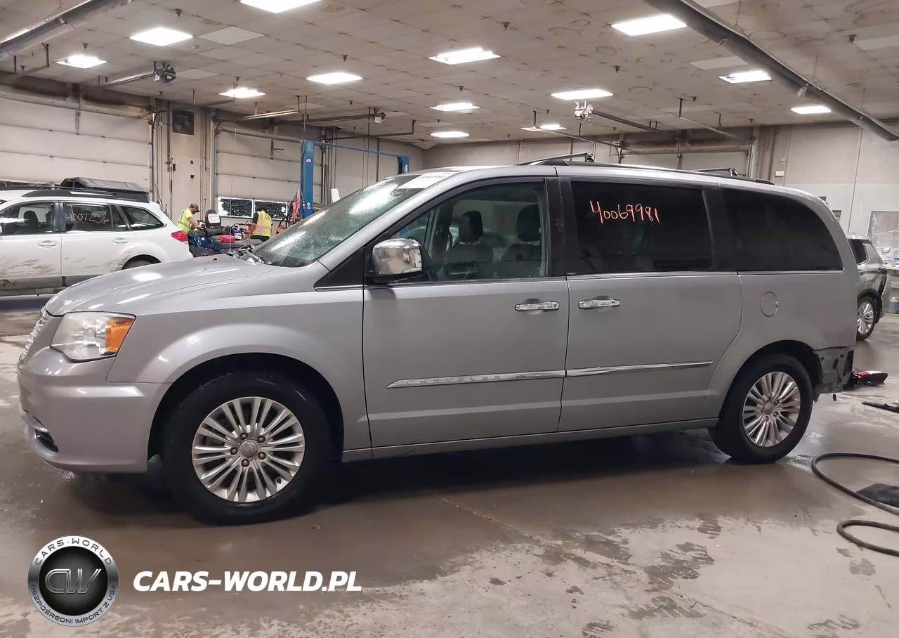 2014 Chrysler Town & Country Limited VIN:2C4RC1GG1ER189374 - 15
