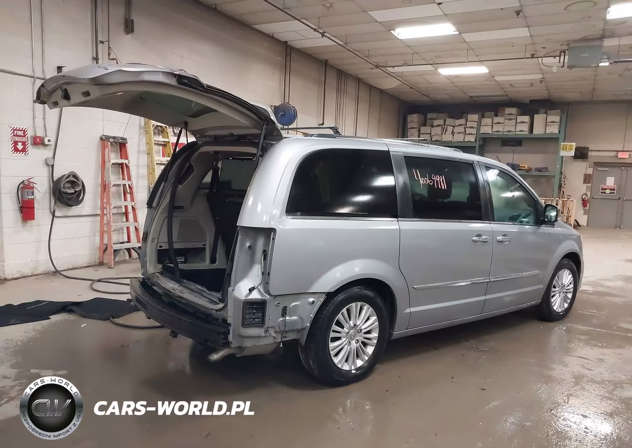 2014 Chrysler Town & Country Limited VIN:2C4RC1GG1ER189374 - 4