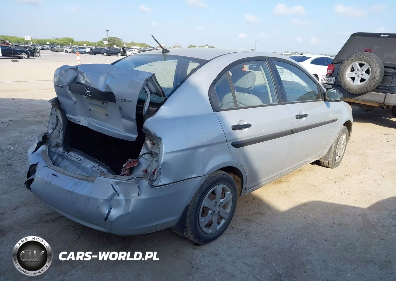 2009 Hyundai Accent Gls VIN:KMHCM46CX9U292705 - 4