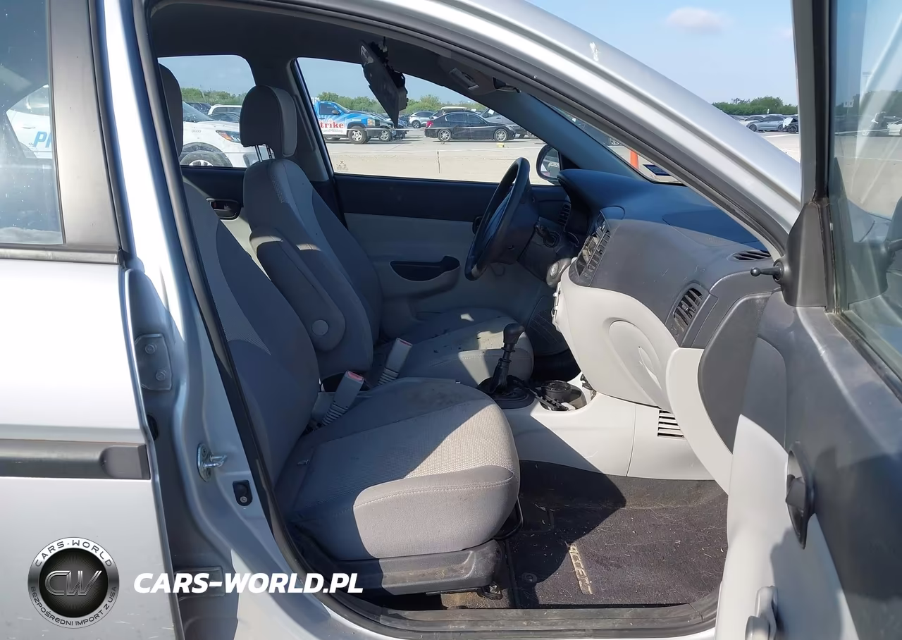 2009 Hyundai Accent Gls VIN:KMHCM46CX9U292705 - 5