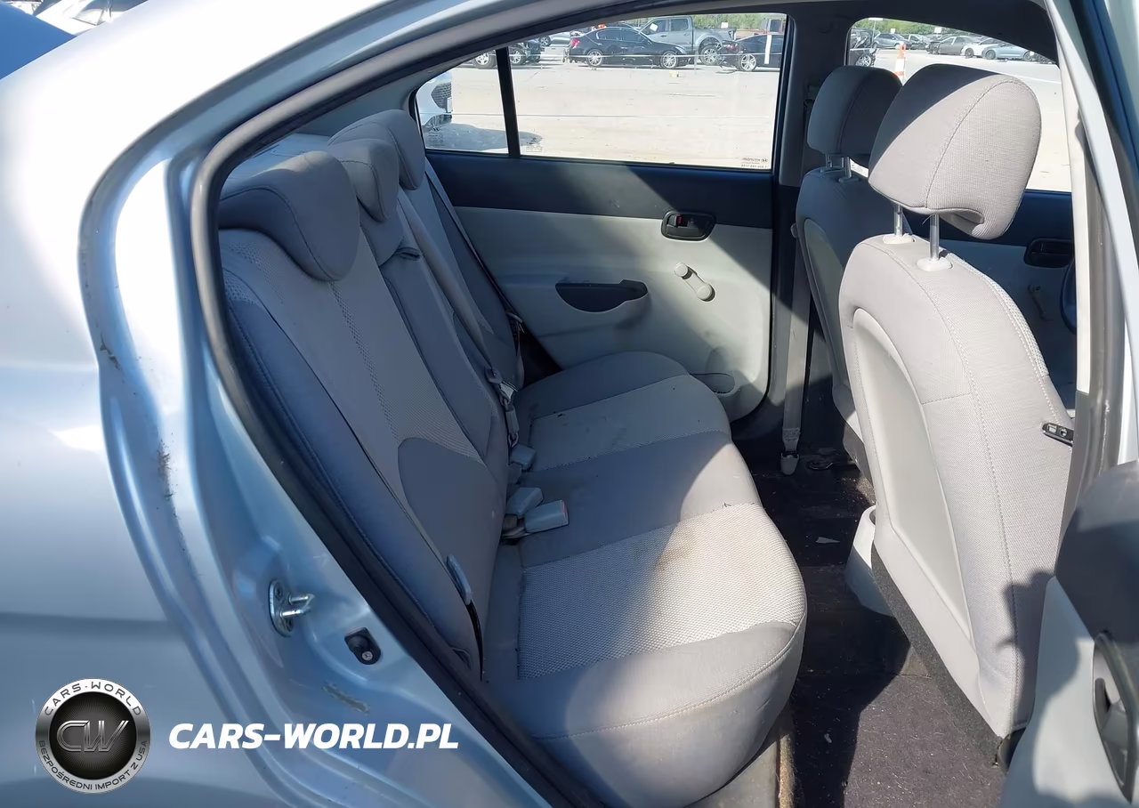 2009 Hyundai Accent Gls VIN:KMHCM46CX9U292705 - 8