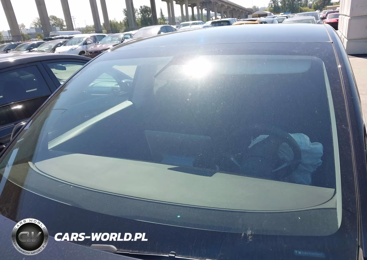2015 Toyota Corolla S Plus VIN:5YFBURHE5FP337411 - 18