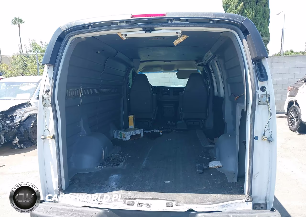 2009 Chevrolet Express 2500 Work Van VIN:1GCGG25C591163033 - 17