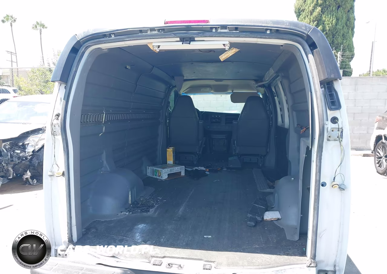 2009 Chevrolet Express 2500 Work Van VIN:1GCGG25C591163033 - 18