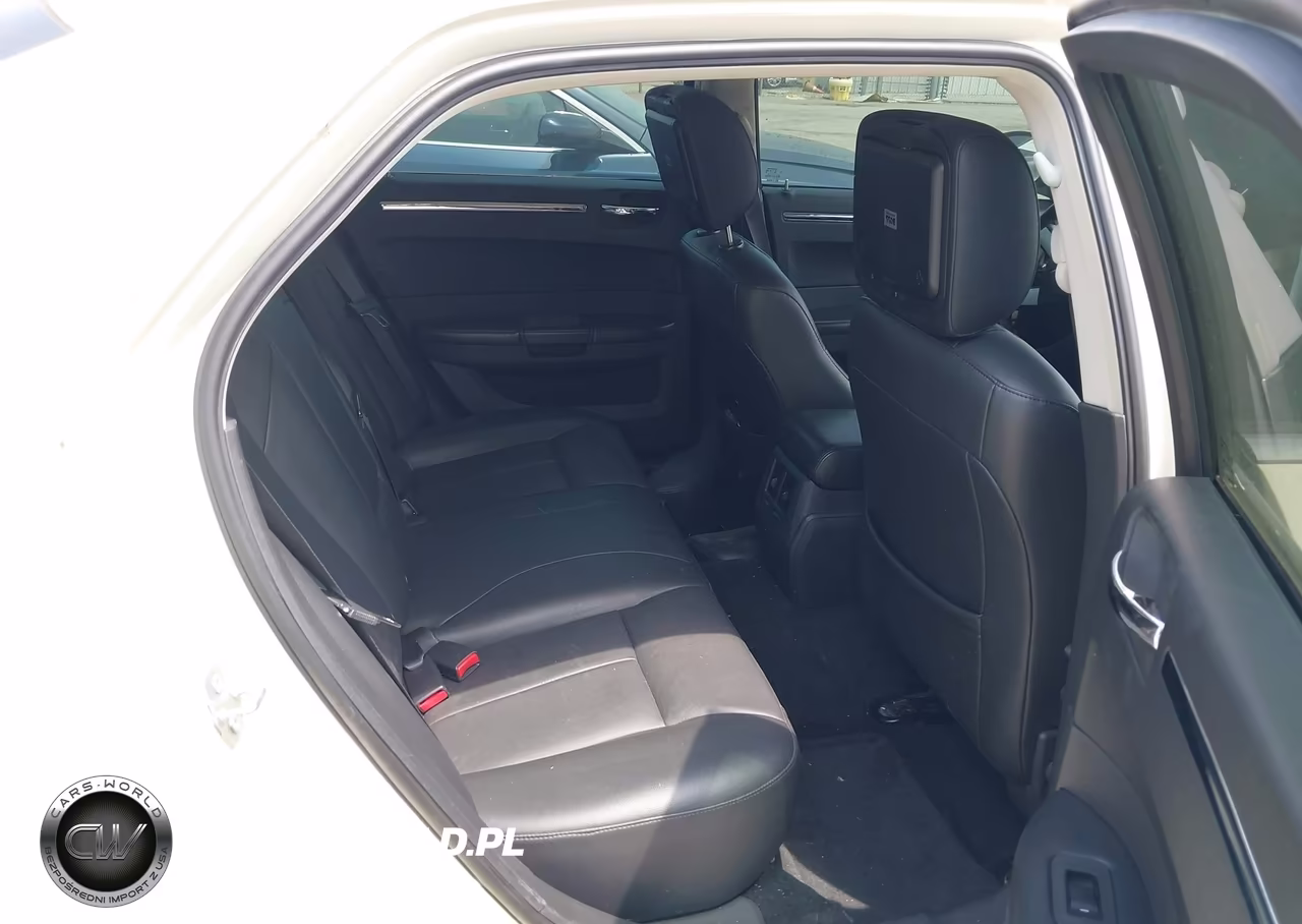 2008 Chrysler 300 Touring VIN:2C3KA53G78H158052 - 8