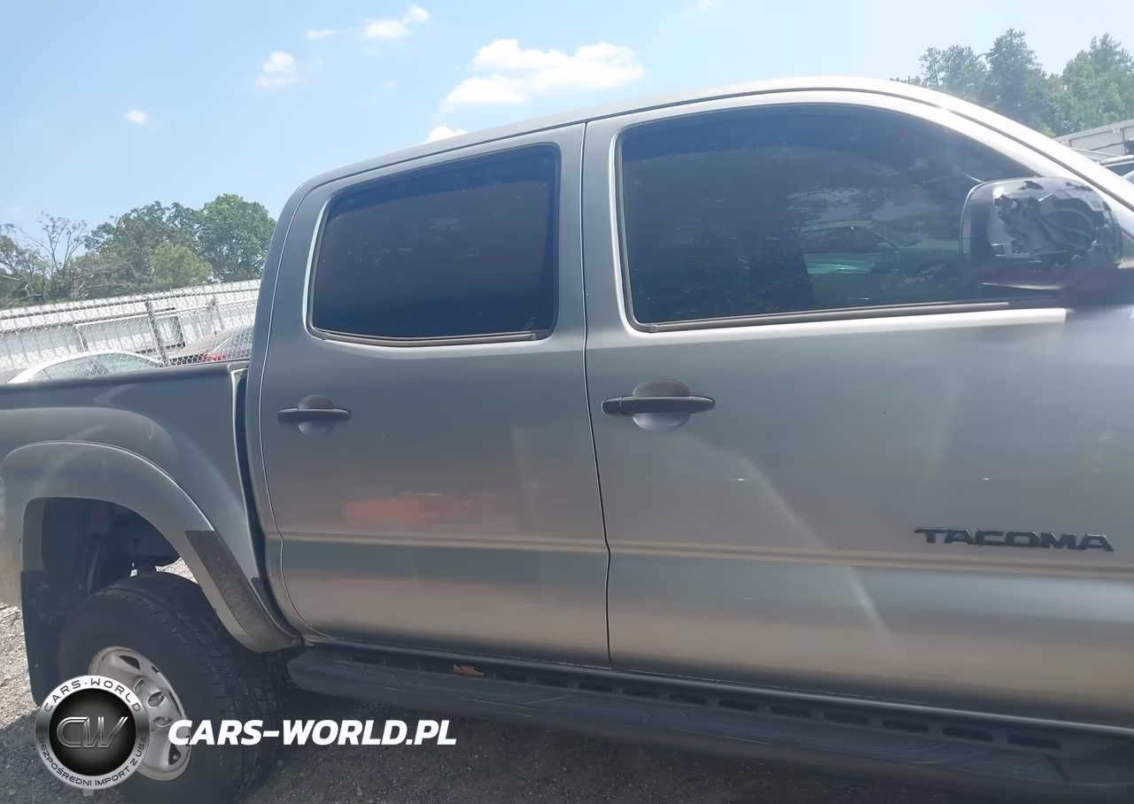 2015 Toyota Tacoma Prerunner V6 VIN:3TMJU4GN7FM178852 - 13